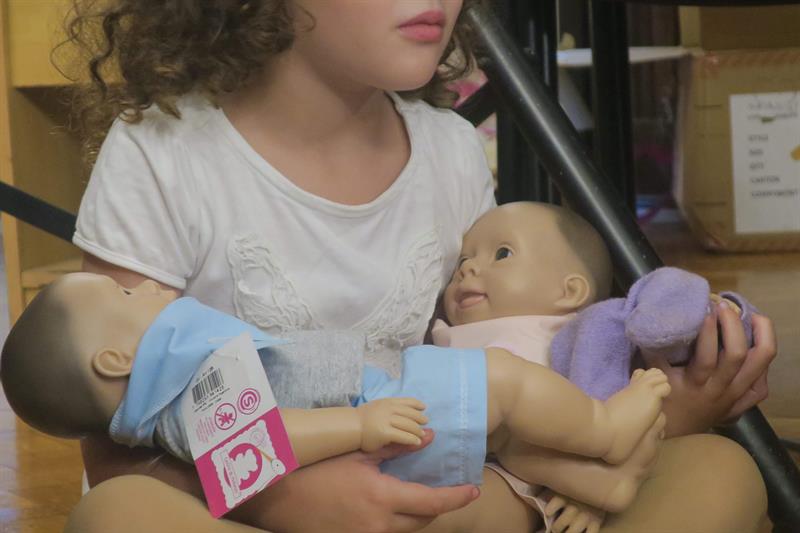 Este es el primer muñeco bebé con rasgos de síndrome de Down