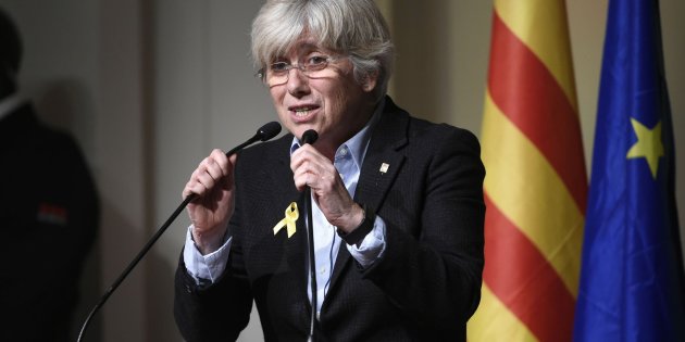 Exconsejera catalana reclamada por España negocia su entrega a la policía escocesa