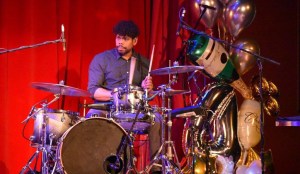 Germán Quintero se consolida como un virtuoso baterista en EEUU