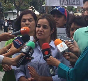 Diputada Karín Salanova: Gobierno no puede justificar que no hay vacunas en Venezuela