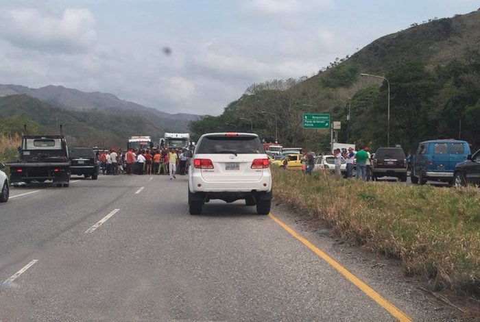 Protesta en la autopista Barquisimeto-Acarigua por falta de gas doméstico #26Mar