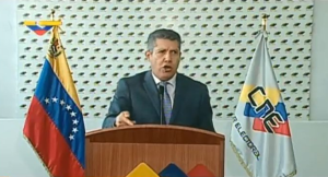 Maduro es el candidato del hambre que lee las encuestas al revés, dice Falcón