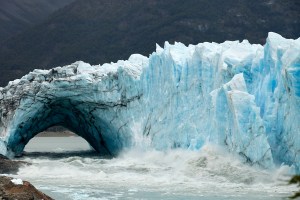 El arco del glaciar Perito Moreno cayó sin testigos en Argentina (Fotos y Videos)