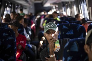 Tras un mes de recorrer México, caravana migrante toca la puerta de EEUU