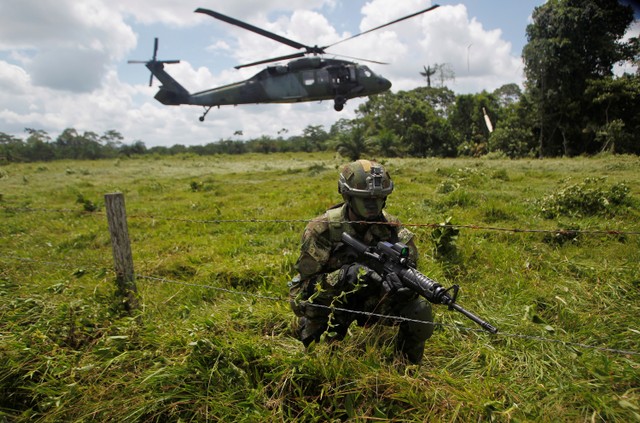 Con una paz quebrantada, grupos armados rivales disputan vacío dejado por las FARC en Colombia