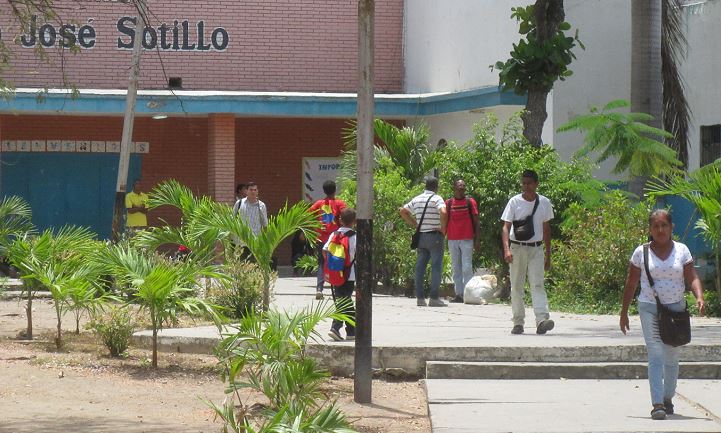 Comida que reciben las escuelas en Anzoátegui llega descompuesta, denuncian los maestros