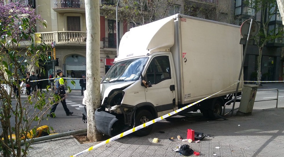 Camión atropella a seis personas en Barcelona, España #12Abr