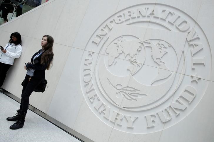 FMI prevé implosión de Venezuela y rebaja proyección de América Latina