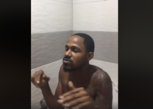 ¡Ah ok! Este rapero venezolano realizó una transmisión en vivo en Facebook mientras hacía “del 2”