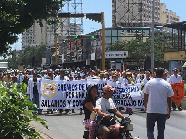 Foto: Galenos de Nueva Esparta también marcharon contra la crisis humanitaria / Cortesía 