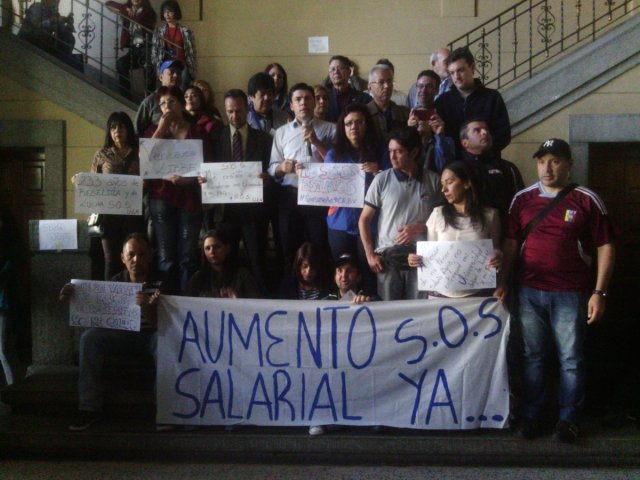 Foto: Los trabajadores de la ULA protestan por salarios justos / Jesús Quintero