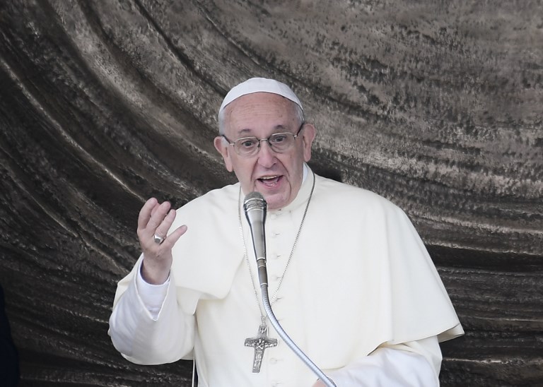 El Papa critica idolatrías actuales a la carrera, la belleza y el dinero