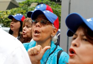 Venezolanos en espera de asilo recibieron mercados en Miami en medio de la pandemia