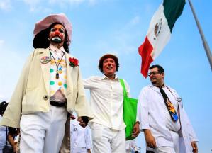 Payasos marcharon para pedir cese de la violencia en México (Fotos y Video)