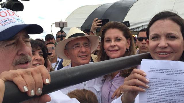 María Corina con los expresidentes Pastrana y Uribe (Foto Prensa María Corina Machado)