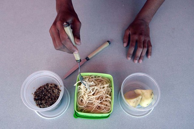 Pasta, lo tercero que más come el venezolano, y lentejas, proteina vegetal sustituta de la carne; un almuerzo de estos tiempos. (Foto/Jorge Castellanos)