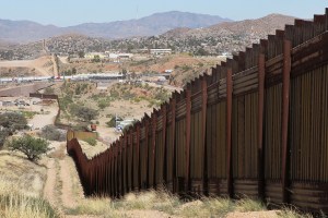 Más inmigrantes mueren por calor extremo en la frontera entre EEUU y México