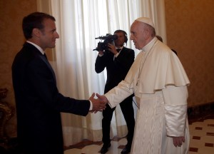 El papa Francisco recibe al presidente francés Emmanuel Macron