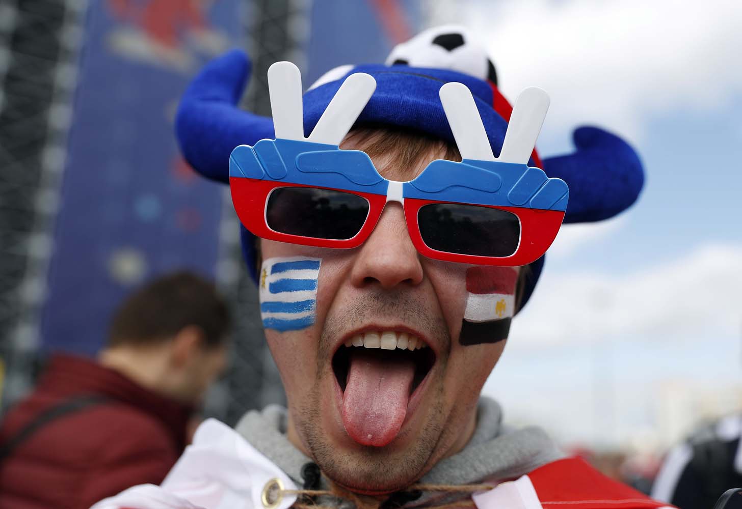 Con risas y pelucas, los egipcios y uruguayos se unen a la fiesta del fútbol (FOTOS MUNDIALES)