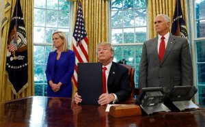 Trump firma un decreto para poner fin a las separaciones familiares en la frontera
