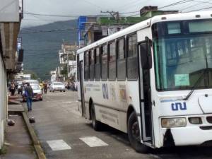 En Táchira denuncian traslado de votantes pro Petro en autobuses del IUT