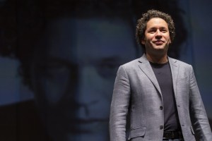 Gustavo Dudamel homenajeará en Chile al maestro Abreu