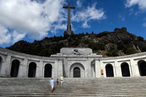 Cuatro décadas después de muerto, la batalla por la tumba de Franco