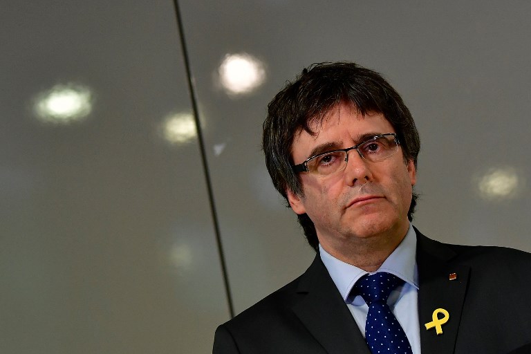 Puigdemont expresa su solidaridad con Assange por decisión injusta de Ecuador