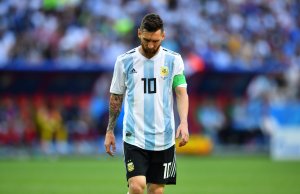 Maradona aconseja a Messi no volver a jugar más en la selección de Argentina