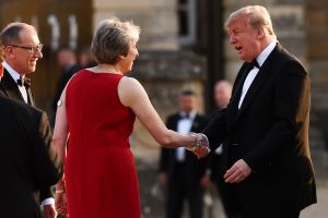 Trump: El plan de May para Brexit puede “matar” la posibilidad de acuerdo comercial con EEUU