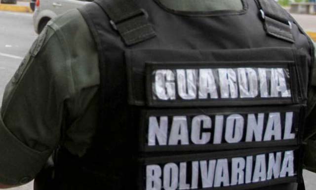 En VIDEO: GNB accionó ametralladora para repeler actos vandálicos en Bolívar