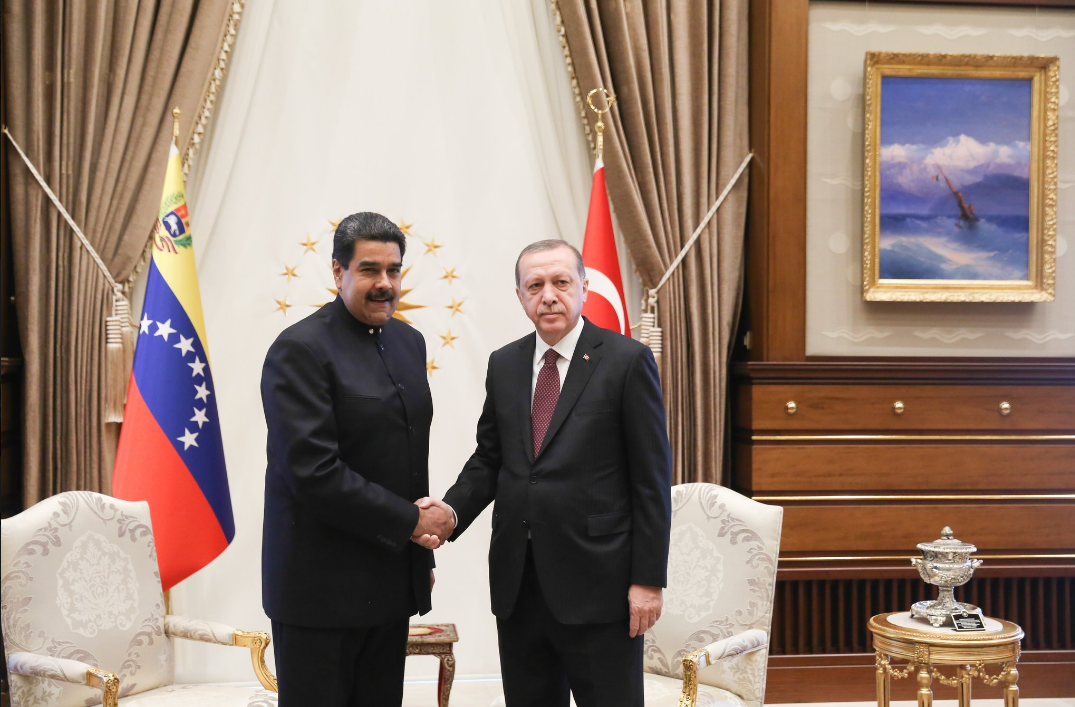 Maduro, el único presidente de América que asiste a la investidura del autócrata Erdogan