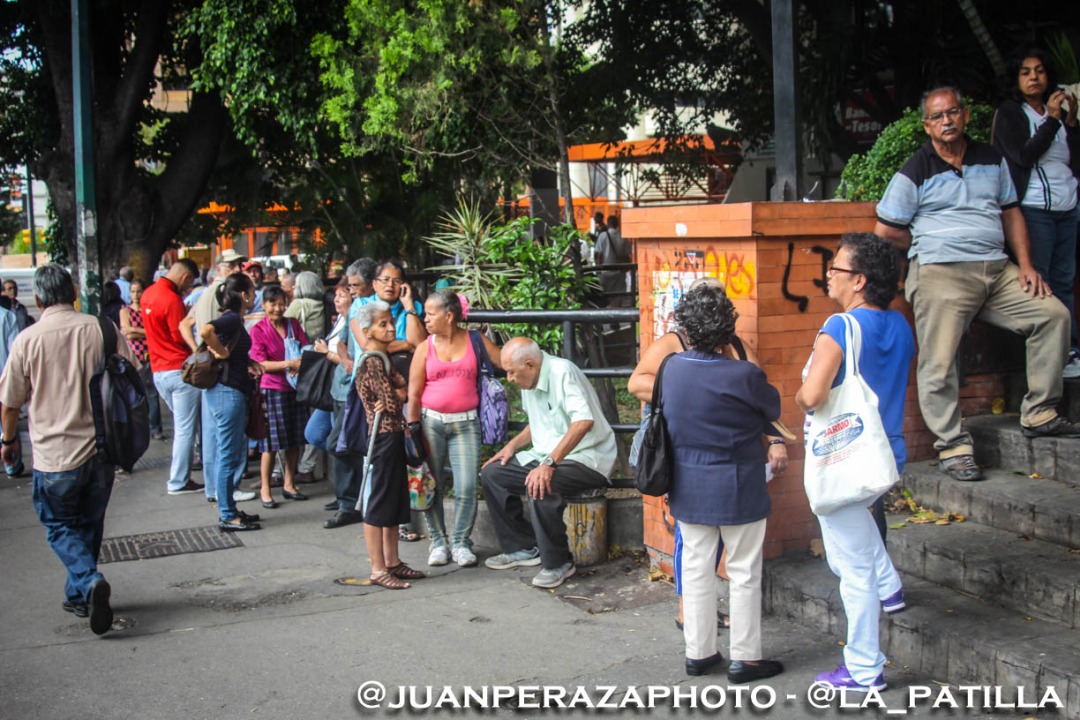 El calvario de cobrar una pensión de vejez en un país petrolero, pero socialista (Video)