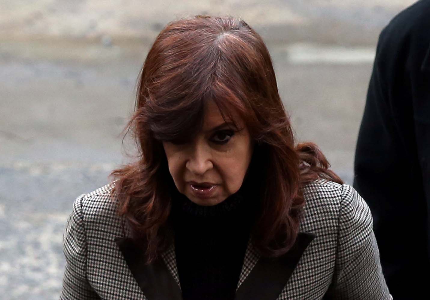 Procesan con prisión preventiva a expresidenta Kirchner en megacausa por sobornos