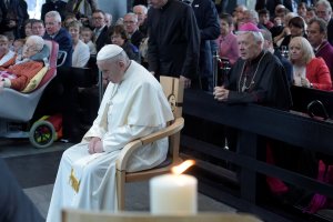 El papa Francisco implora el perdón de Dios por las víctimas de abusos