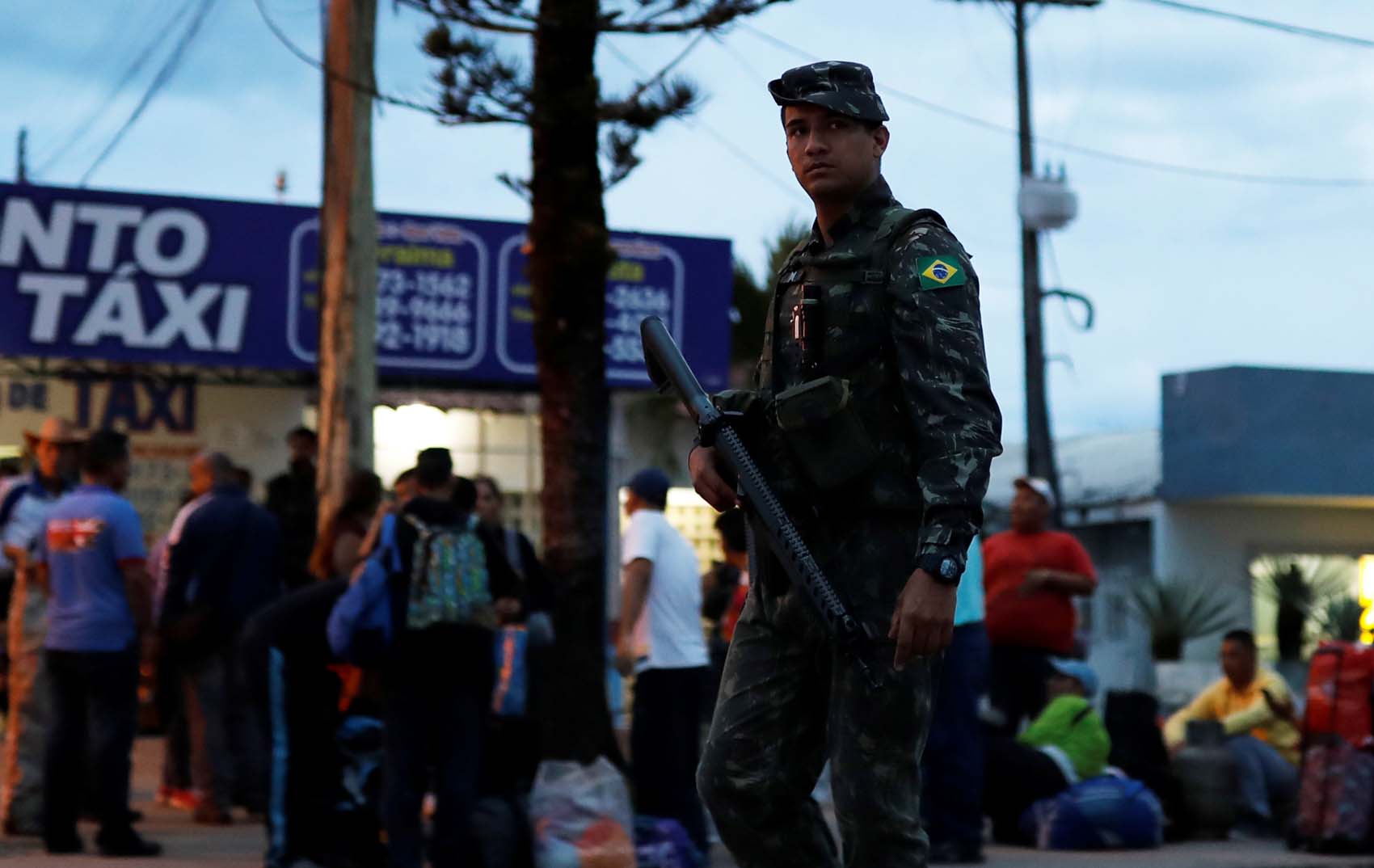Jefe militar brasileño afirma que la frontera con Venezuela está en orden