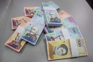 Cinco policías de la PNB integraban banda de traficantes de billetes