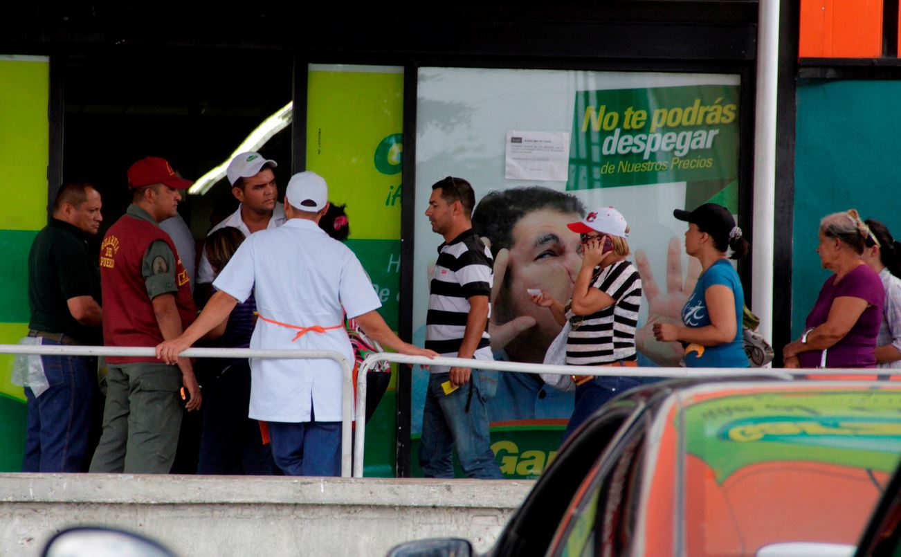 GNB obligó al supermercado Garzón en Barquisimeto a vender a precios regulados #23Ago
