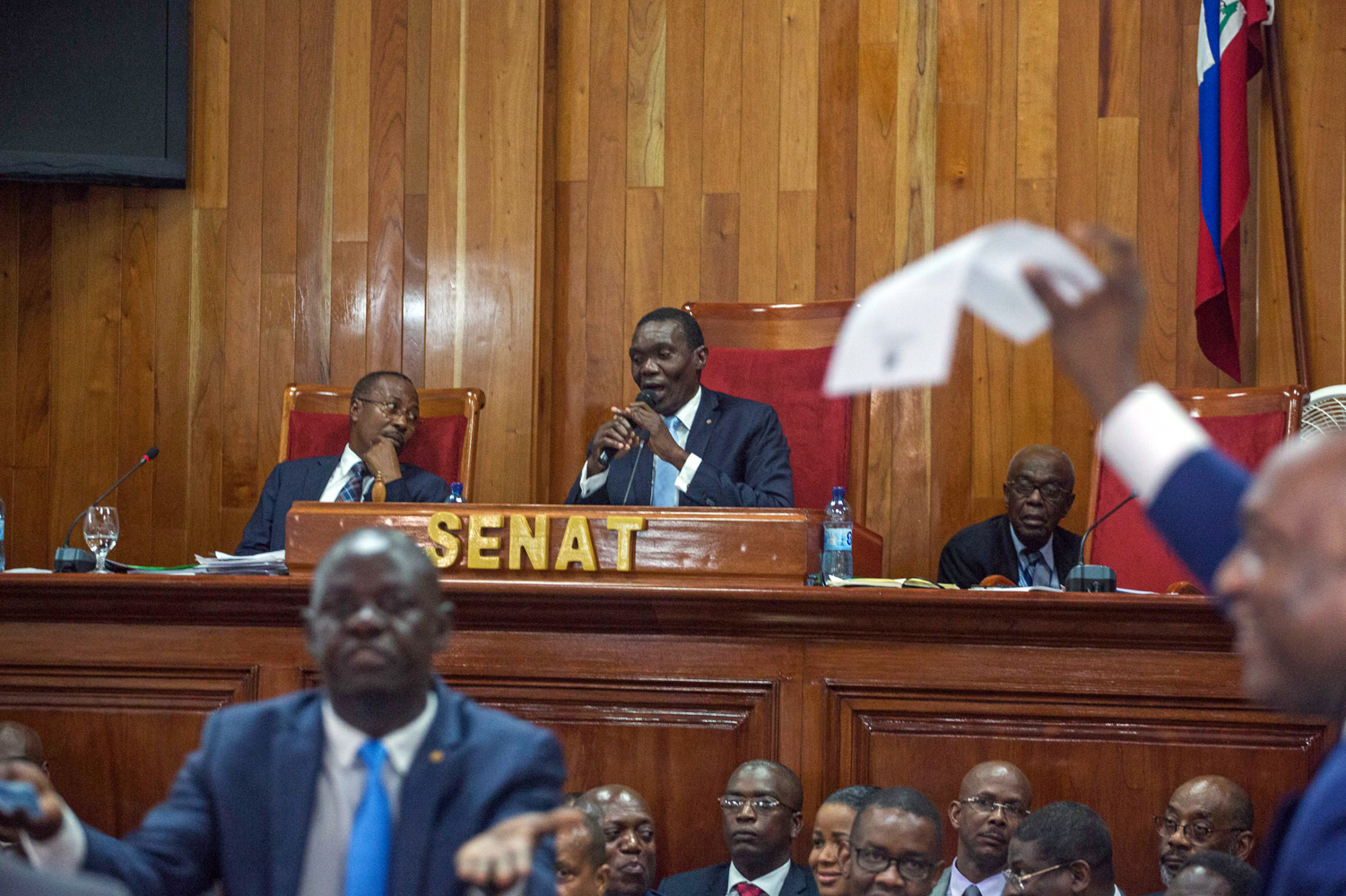 Senado de Haití vota a favor del nuevo gobierno