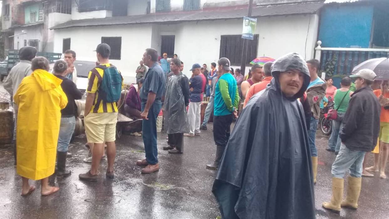 En Táchira bloquean carretera Troncal 5 por falta de gas #6Sep