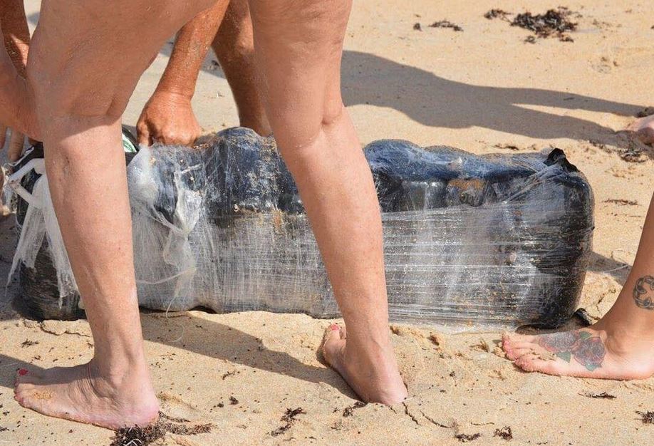 Lo que trajo la marea: Paquetes de marihuana aparecen en playas de Florida tras huracán Florence