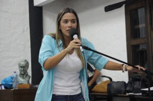 Dana Pita: Triste inicio del año escolar, otra obra inédita de Maduro