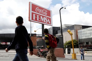 Coca-Cola Femsa denuncia el cierre ilegal de su planta en Zulia (Comunicado)