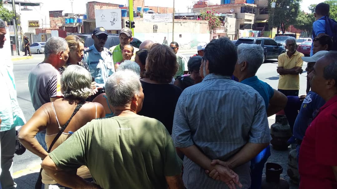 Protesta en Vargas por escasez de gas doméstico #8Oct