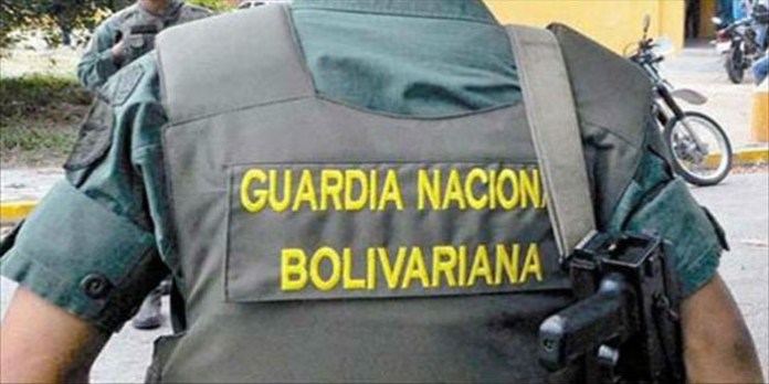 Dos militares asesinan a GNB para robarle un fusil