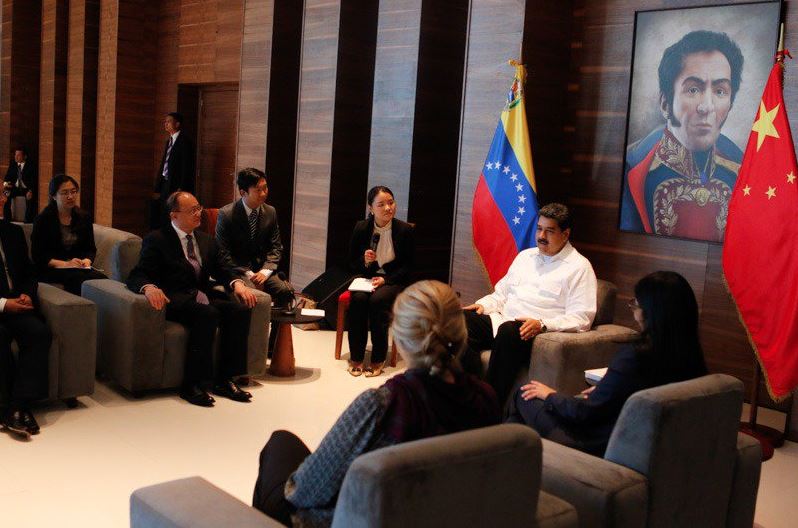 Maduro se reúne con asesores del centro de investigación económica de China