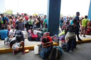 Cada día son más venezolanos que emigran por culpa del régimen de Maduro