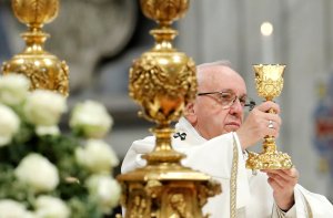 El Papa pide escuchar el grito de los pobres, sofocado por unos pocos ricos