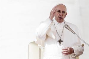 El Papa llama al mundo a invertir en paz al recordar el fin de Gran Guerra