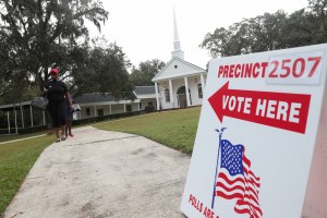 Comienza el tedioso recuento de votos en Florida